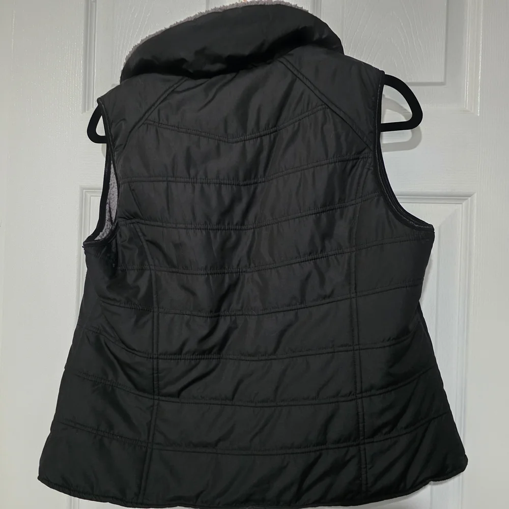 Kenneth Cole stylish quilted